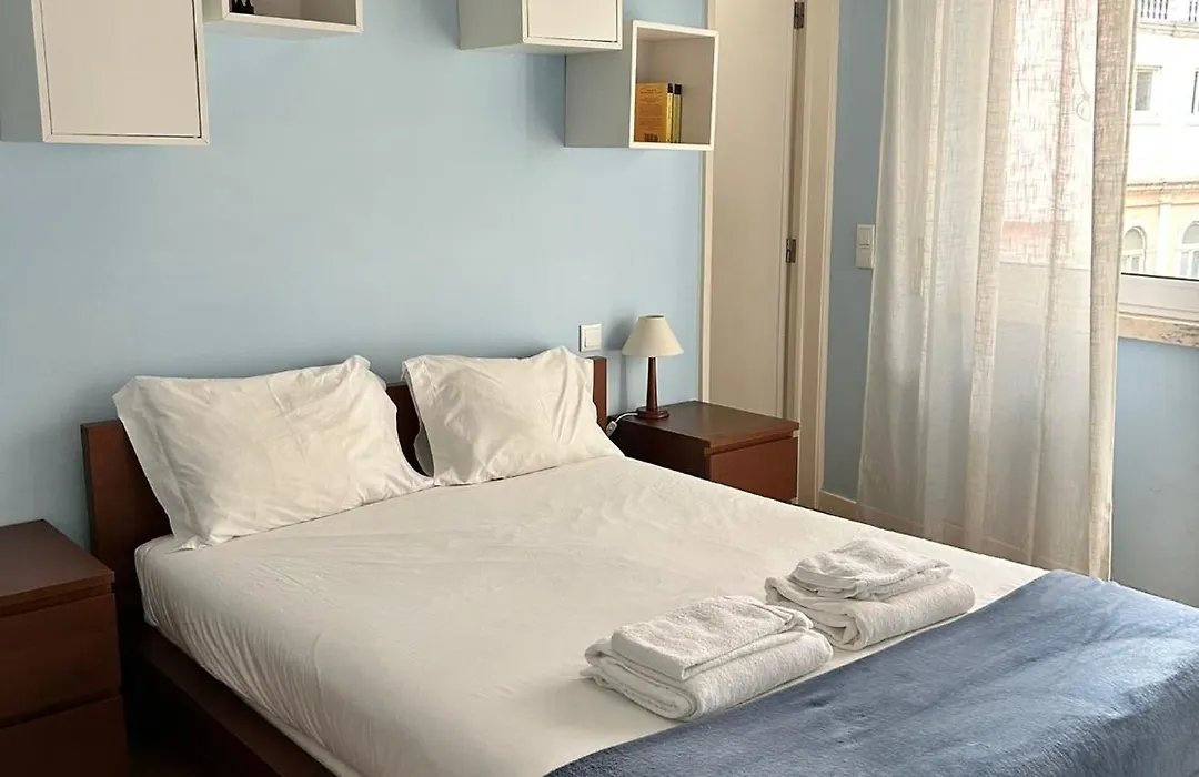 Sunny Apartment In Lisbon-1