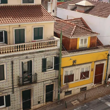 Sunny Apartment In Lisbon-2